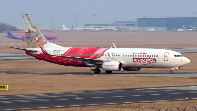 VT-AXR:Boeing 737-800:Air India Express